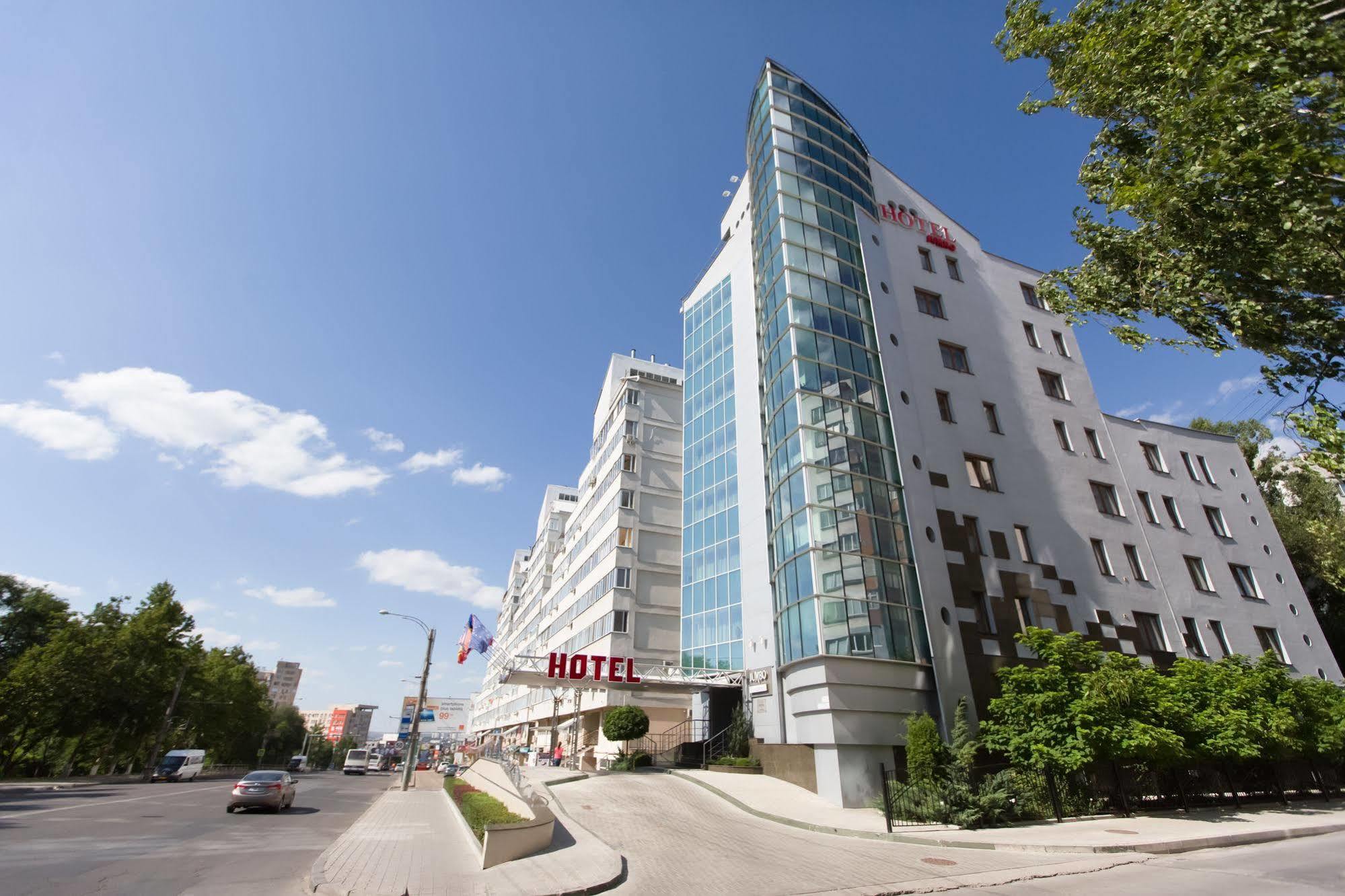 Jumbo Hotel Chisináu Exterior foto